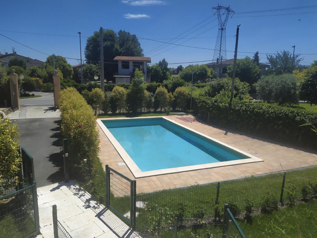 Ferienwohnung Residenza Gelsomino Desenzano del Garda Exterior foto