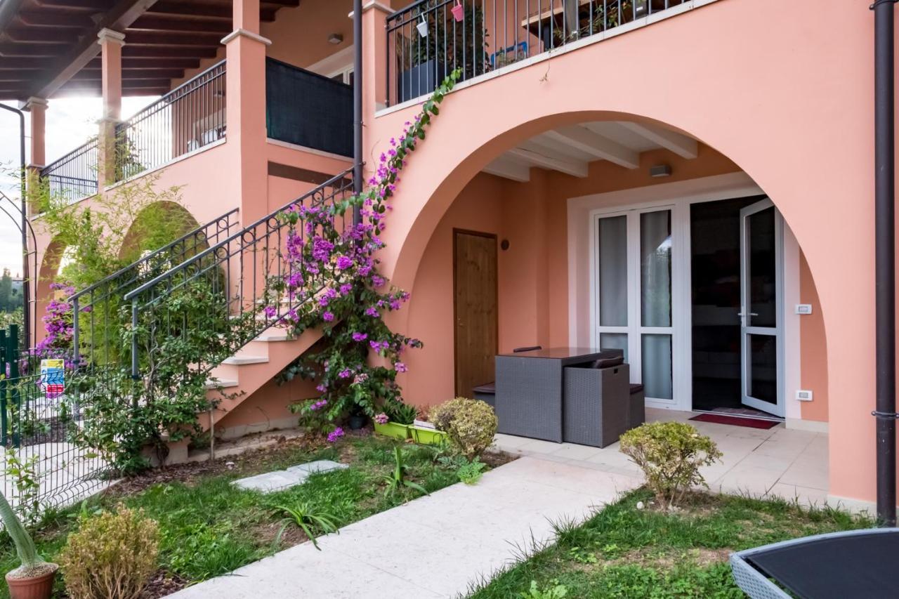 Ferienwohnung Residenza Gelsomino Desenzano del Garda Exterior foto