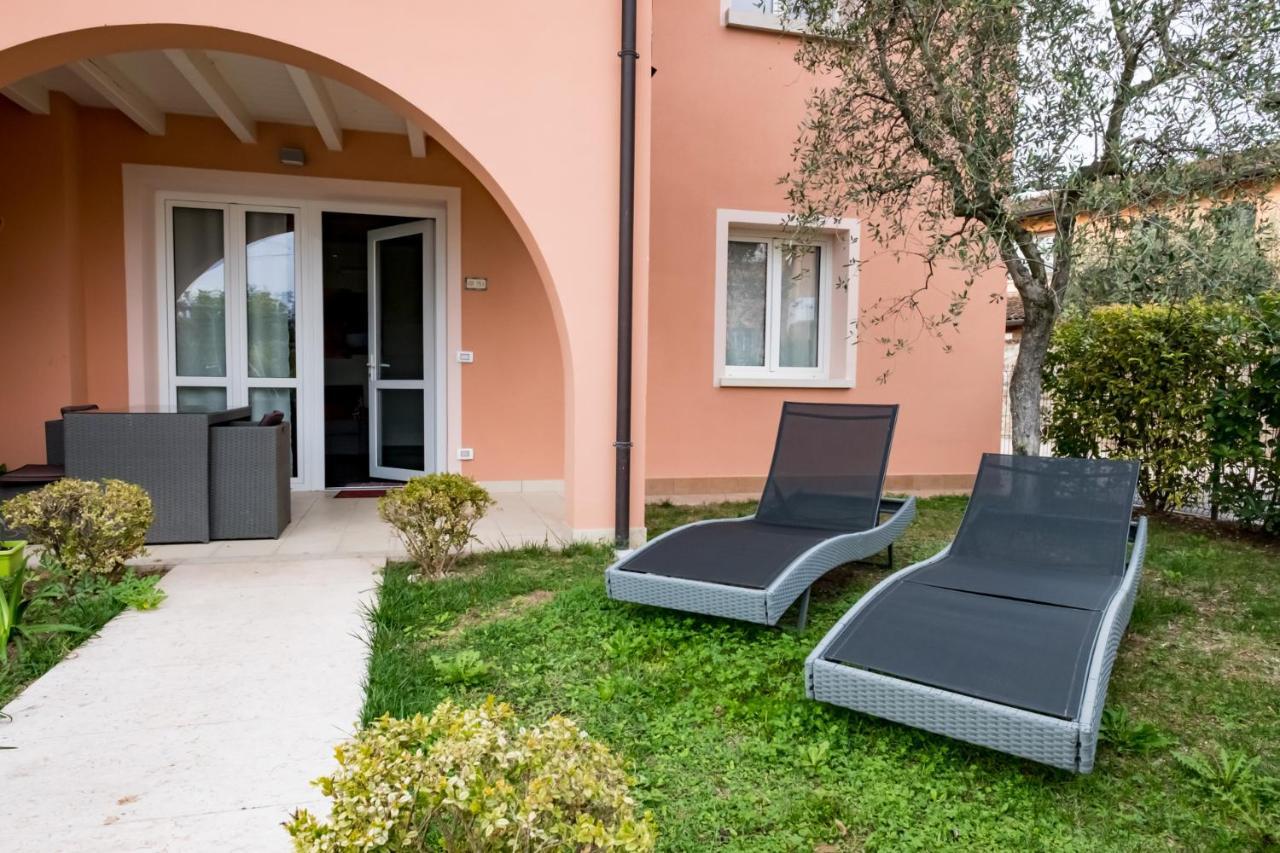 Ferienwohnung Residenza Gelsomino Desenzano del Garda Exterior foto