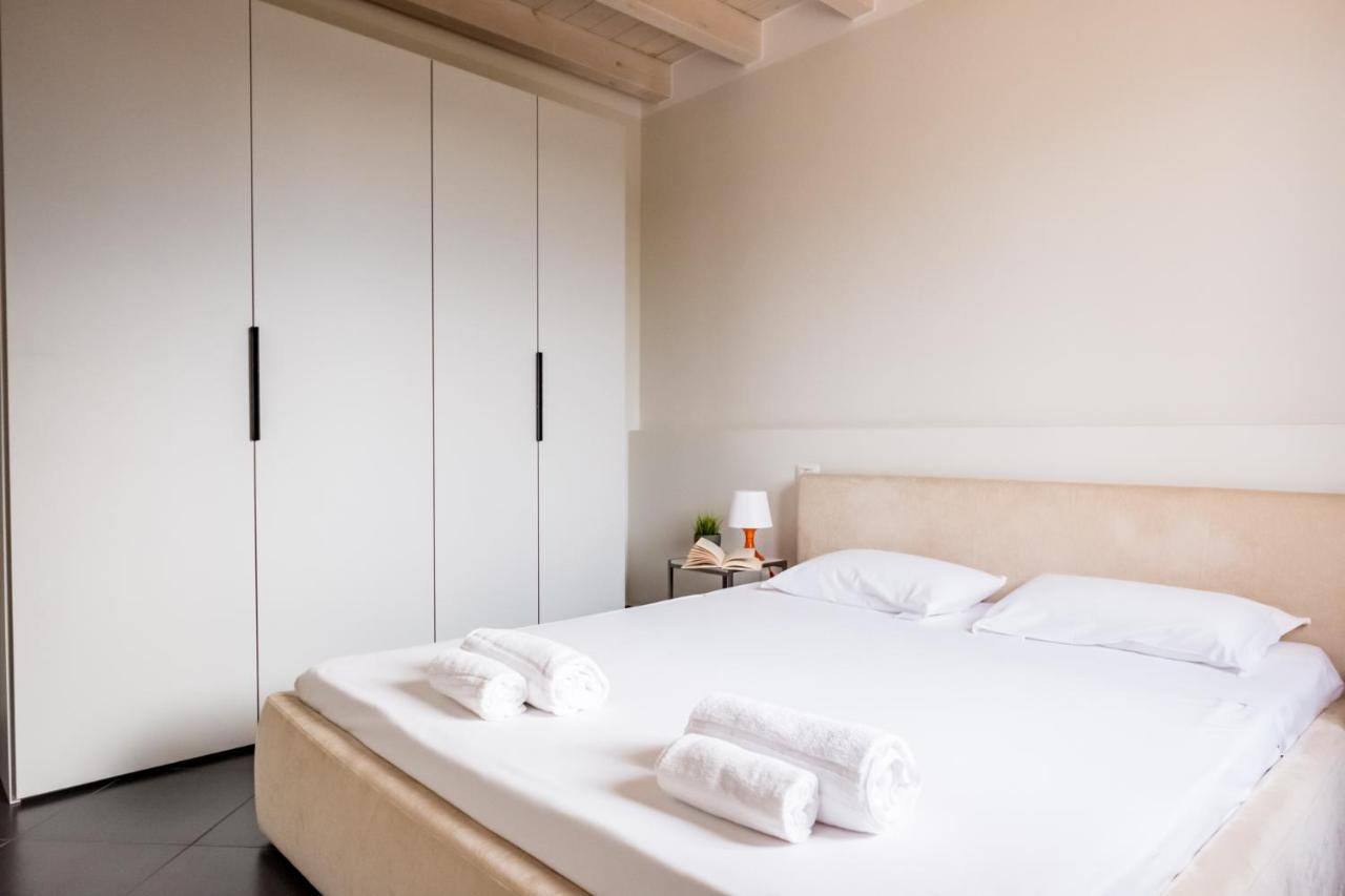 Ferienwohnung Residenza Gelsomino Desenzano del Garda Exterior foto