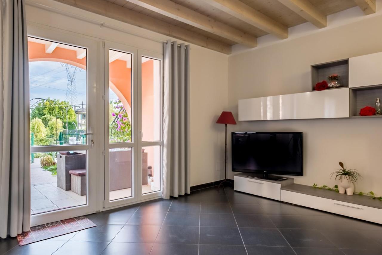 Ferienwohnung Residenza Gelsomino Desenzano del Garda Exterior foto