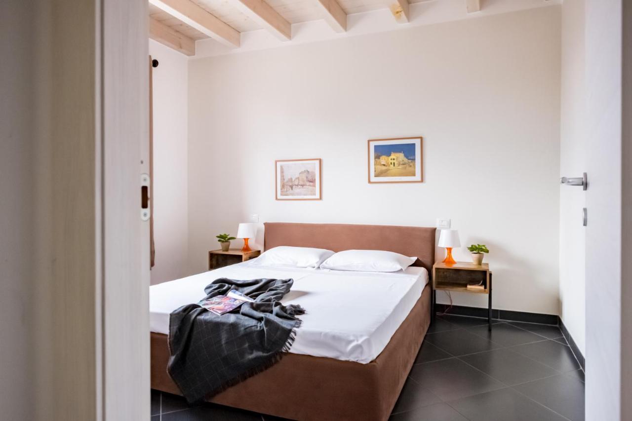 Ferienwohnung Residenza Gelsomino Desenzano del Garda Exterior foto